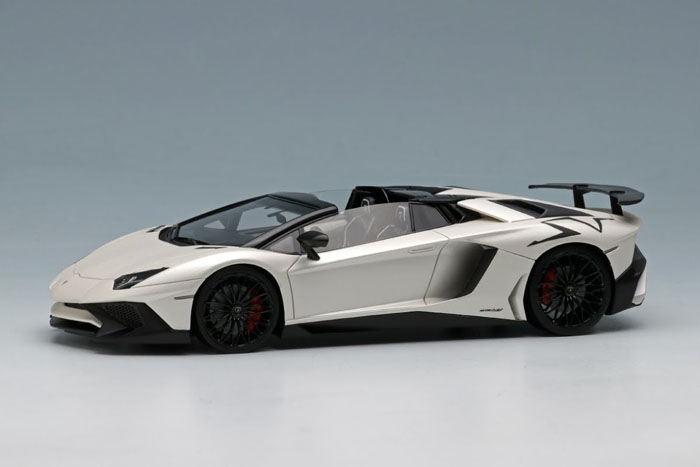 **Preorder** EIDOLON EM359C Lamborghini Aventador LP750,4 SV Roadster Matt Pearl White