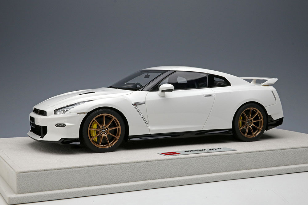 Photo1: **Preorder** EIDOLON EML082B 1/18 NISSAN GT-R Premium Edition T-spec 2024 Brilliant White Pearl