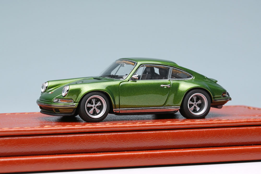 Photo1: **Preorder** Titan64 TM001Q 1/64 Singer 911(964) Coupe Sherlock Green Lush Limited 400pcs